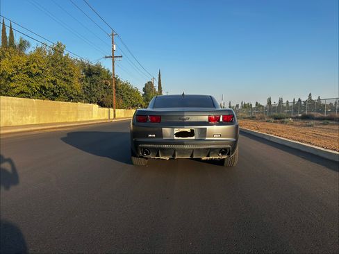 Used 2010 Chevrolet Camaro LT RWD image 4