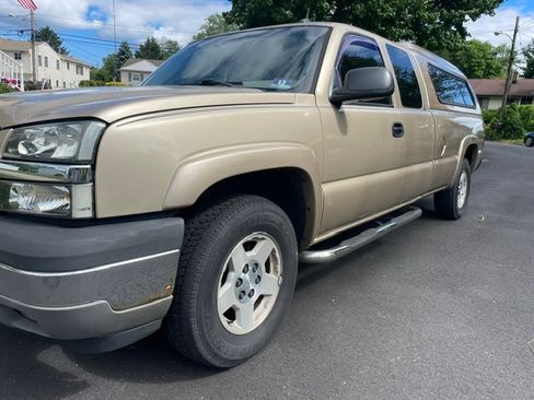 Used 2005 Chevrolet Silverado 1500 4x4 Extended Cab w/ Light Duty Power Package image 2