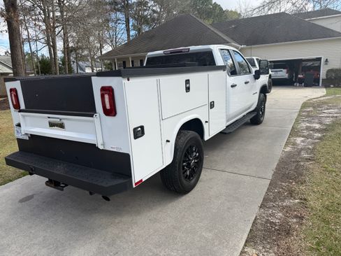 Used 2024 Chevrolet Silverado 2500 W/T w/ WT Convenience Package image 5