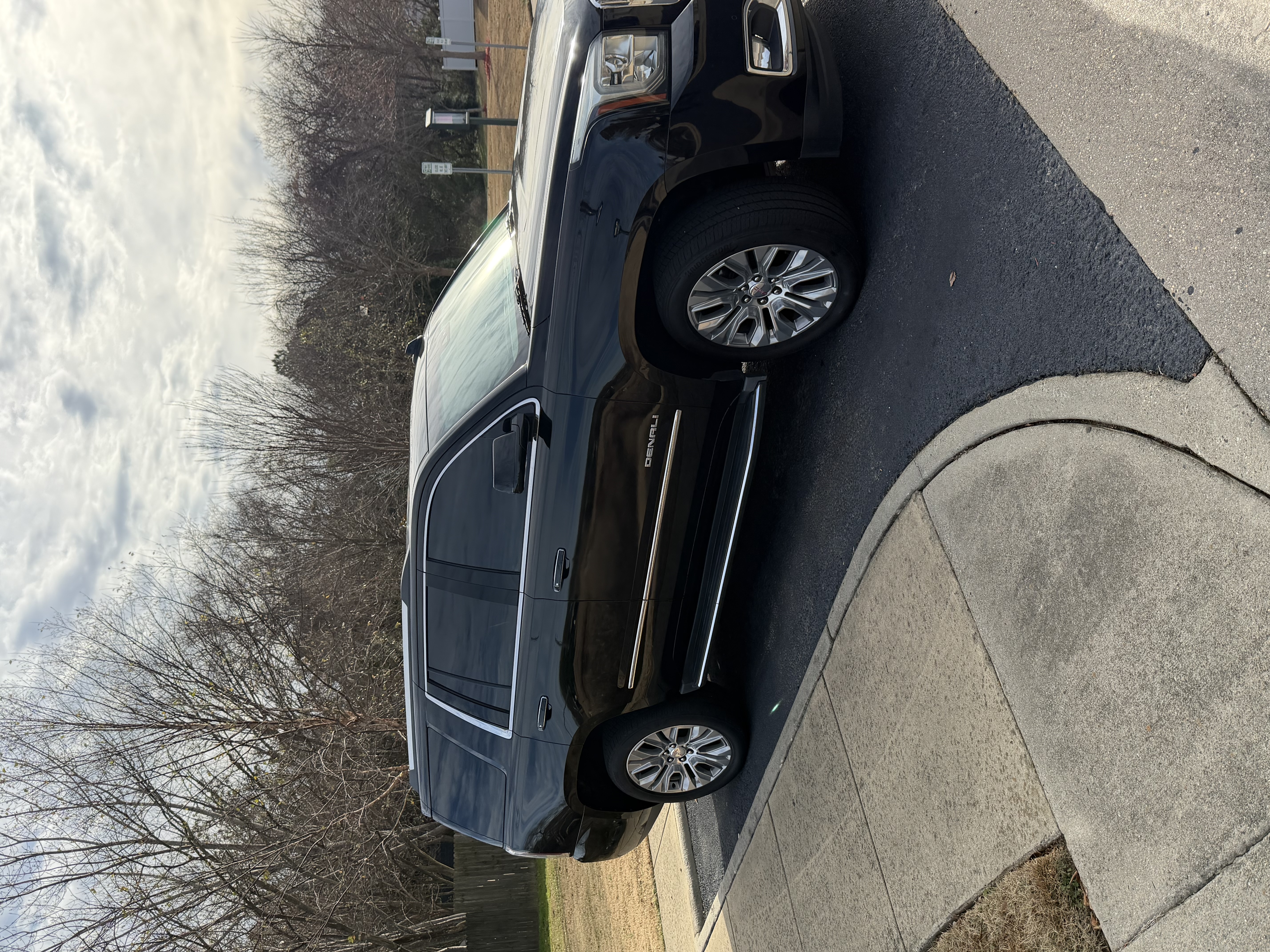Used 2016 GMC Yukon Denali w/ Open Road Package AWD/4WD image 14