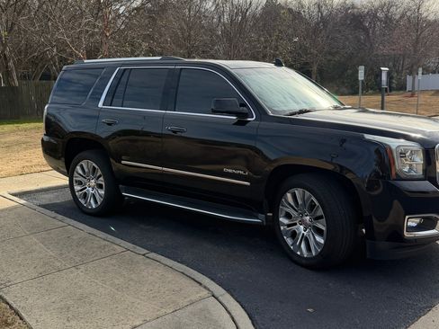 Used 2016 GMC Yukon Denali w/ Open Road Package AWD/4WD image 14
