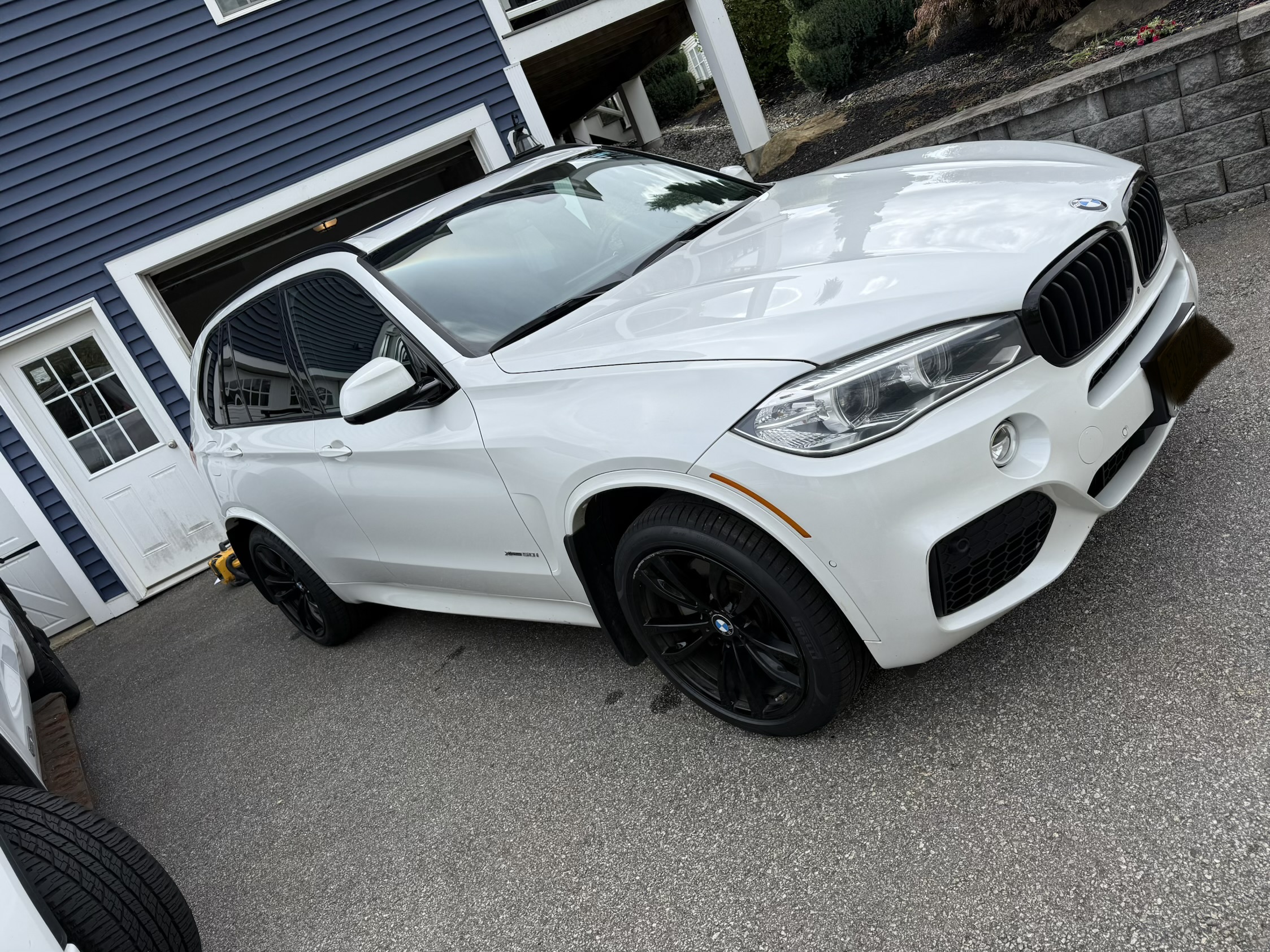 Used 2018 BMW X5 xDrive50i AWD/4WD image 1