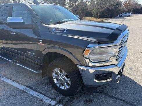 Used 2019 RAM 3500 Laramie image 14