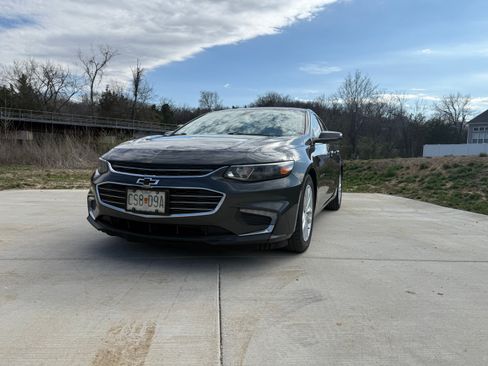 Used 2018 Chevrolet Malibu LT image 4