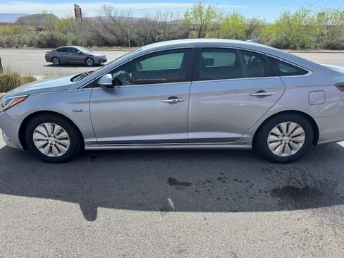 Used 2016 Hyundai Sonata SE image 5