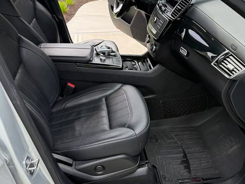 Used 2019 Mercedes-Benz GLS 450 4MATIC image 4