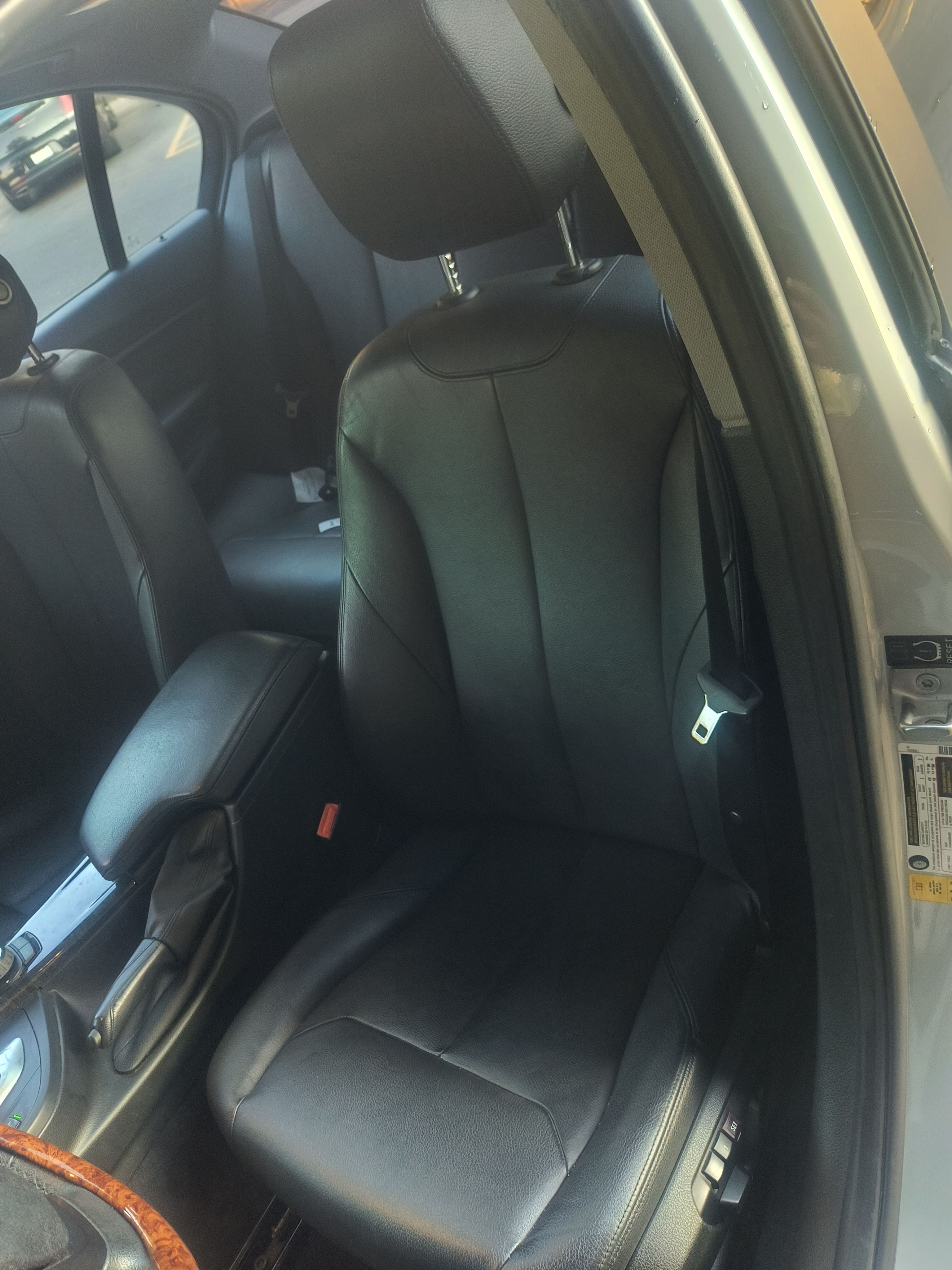 Used 2015 BMW 320i Sedan RWD image 6