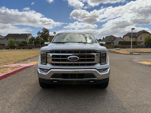 Used 2021 Ford F150 Lariat w/ Equipment Group 502A High AWD/4WD image 4