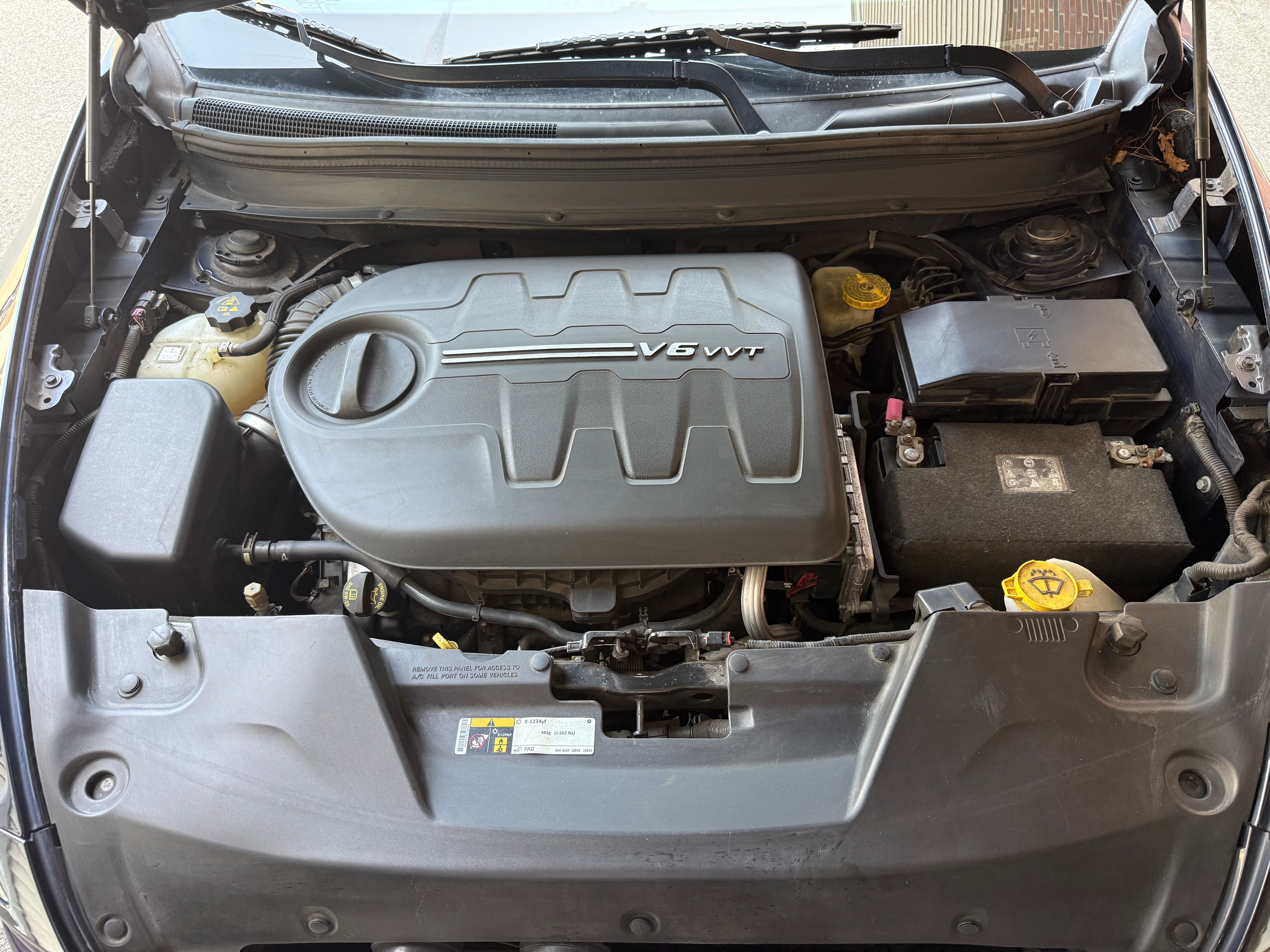 Used 2014 Jeep Cherokee Limited w/ Luxury Group AWD/4WD image 9