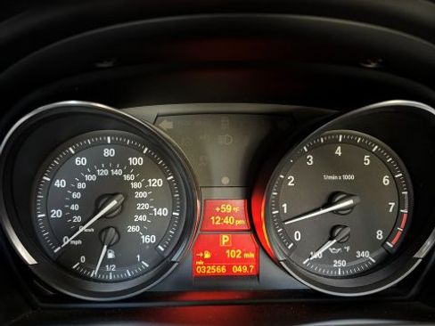 Used 2015 BMW Z4 sDrive28i image 16