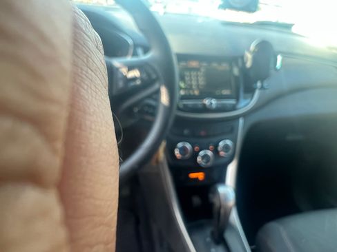 Used 2019 Chevrolet Trax LT image 4