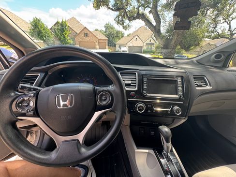 Used 2013 Honda Civic Hybrid Sedan image 6