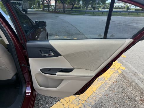 Used 2015 Honda Accord LX image 23