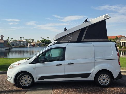 Used 2017 Ford Transit Connect XLT FWD image 1