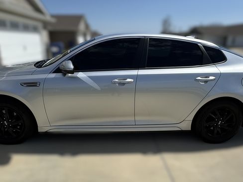 Used 2019 Kia Optima LX image 4