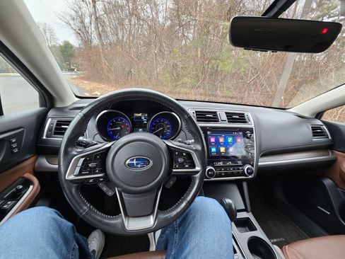 Used 2018 Subaru Outback 2.5i Touring image 6