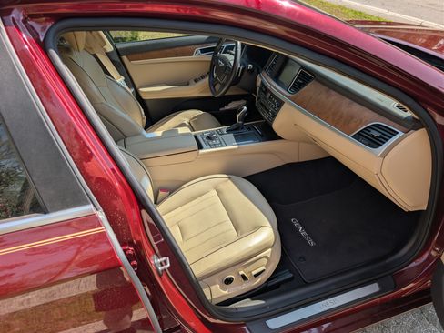 Used 2015 Hyundai Genesis 3.8 w/ Option Group 04 image 17