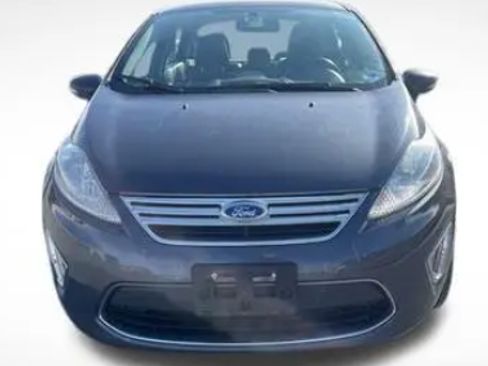 Used 2013 Ford Fiesta SE image 2