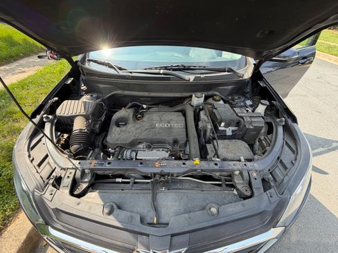 Used 2018 Chevrolet Equinox LT AWD/4WD image 9