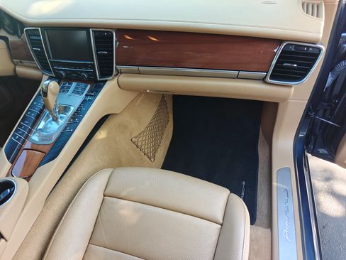 Used 2014 Porsche Panamera S image 14