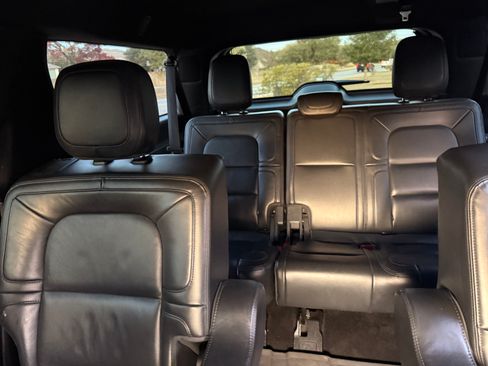 Used 2023 Lincoln Navigator L Reserve image 13