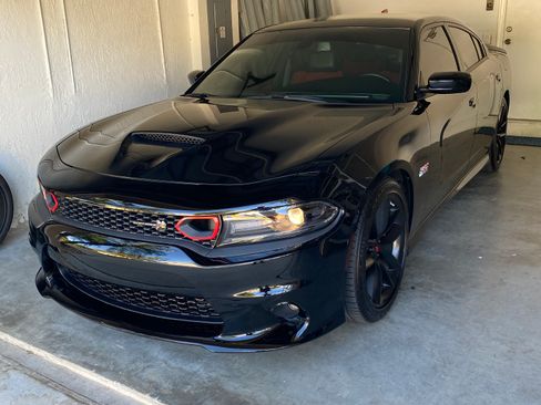 Used 2019 Dodge Charger Scat Pack w/ Plus Group image 2