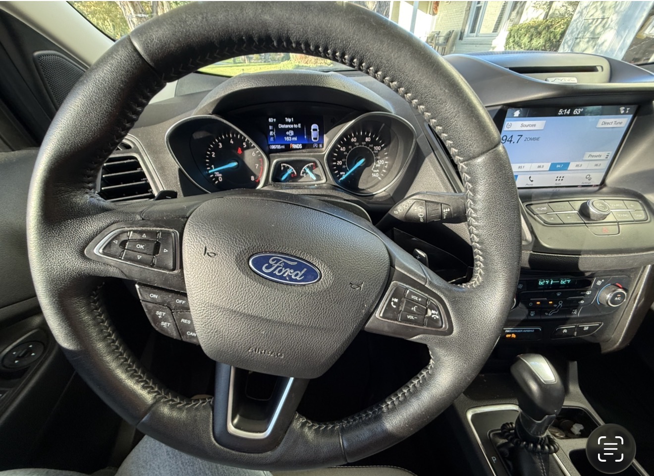 Used 2017 Ford Escape SE w/ Equipment Group 201A FWD image 10