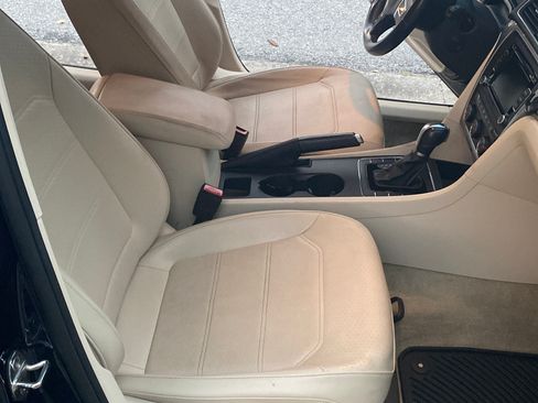 Used 2015 Volkswagen Passat 1.8T Limited Edition image 2