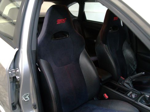 Used 2010 Subaru Impreza WRX STI image 25