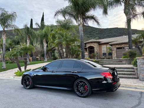 Used 2018 Mercedes-Benz E 63 AMG S image 4