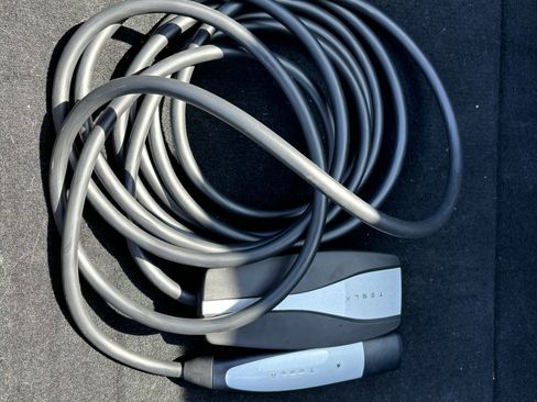 Used 2015 Tesla Model S 90D image 30