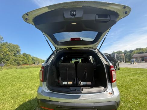 Used 2013 Ford Explorer XLT AWD/4WD image 8