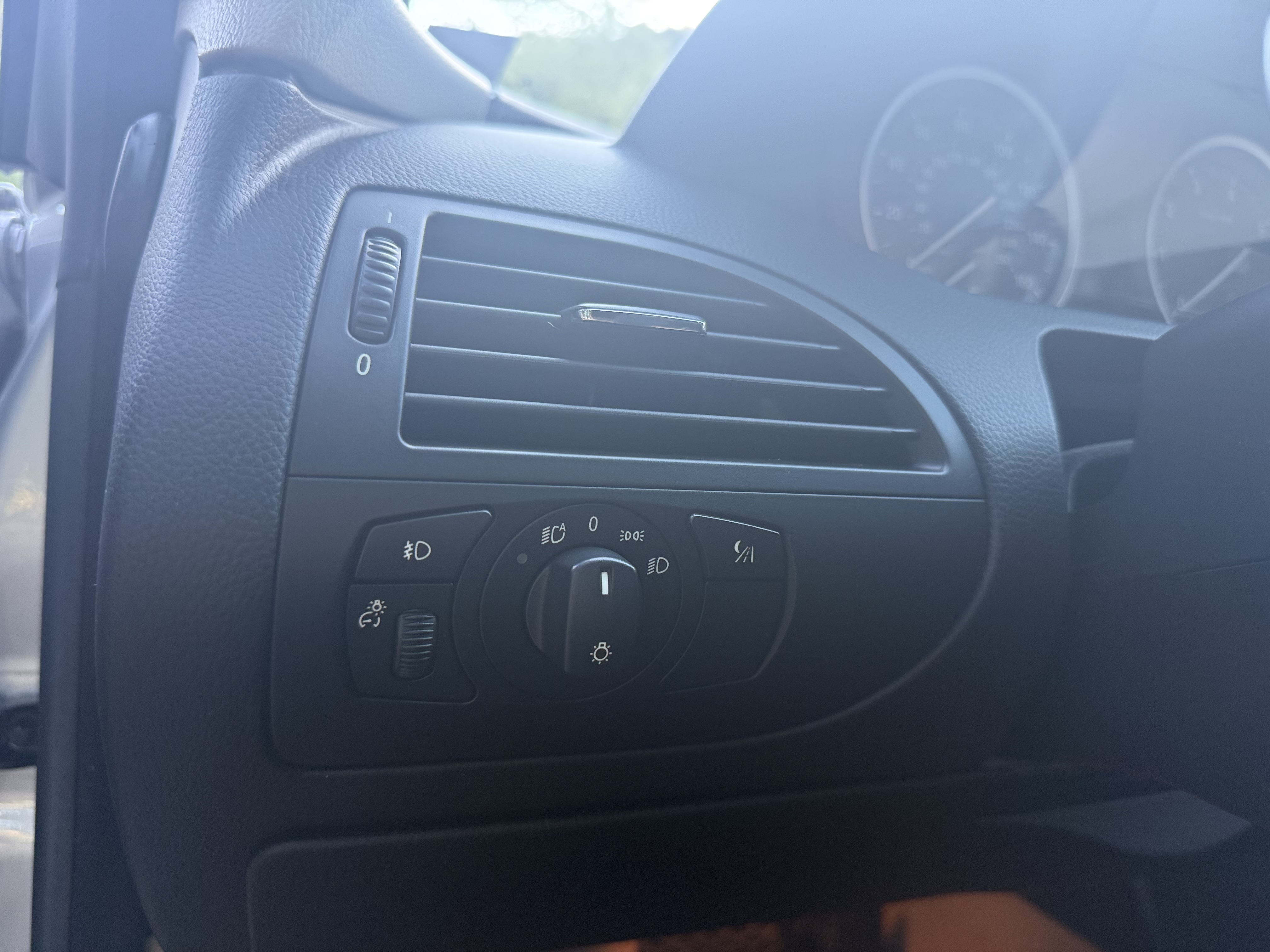 Used 2008 BMW 650i Convertible RWD image 17