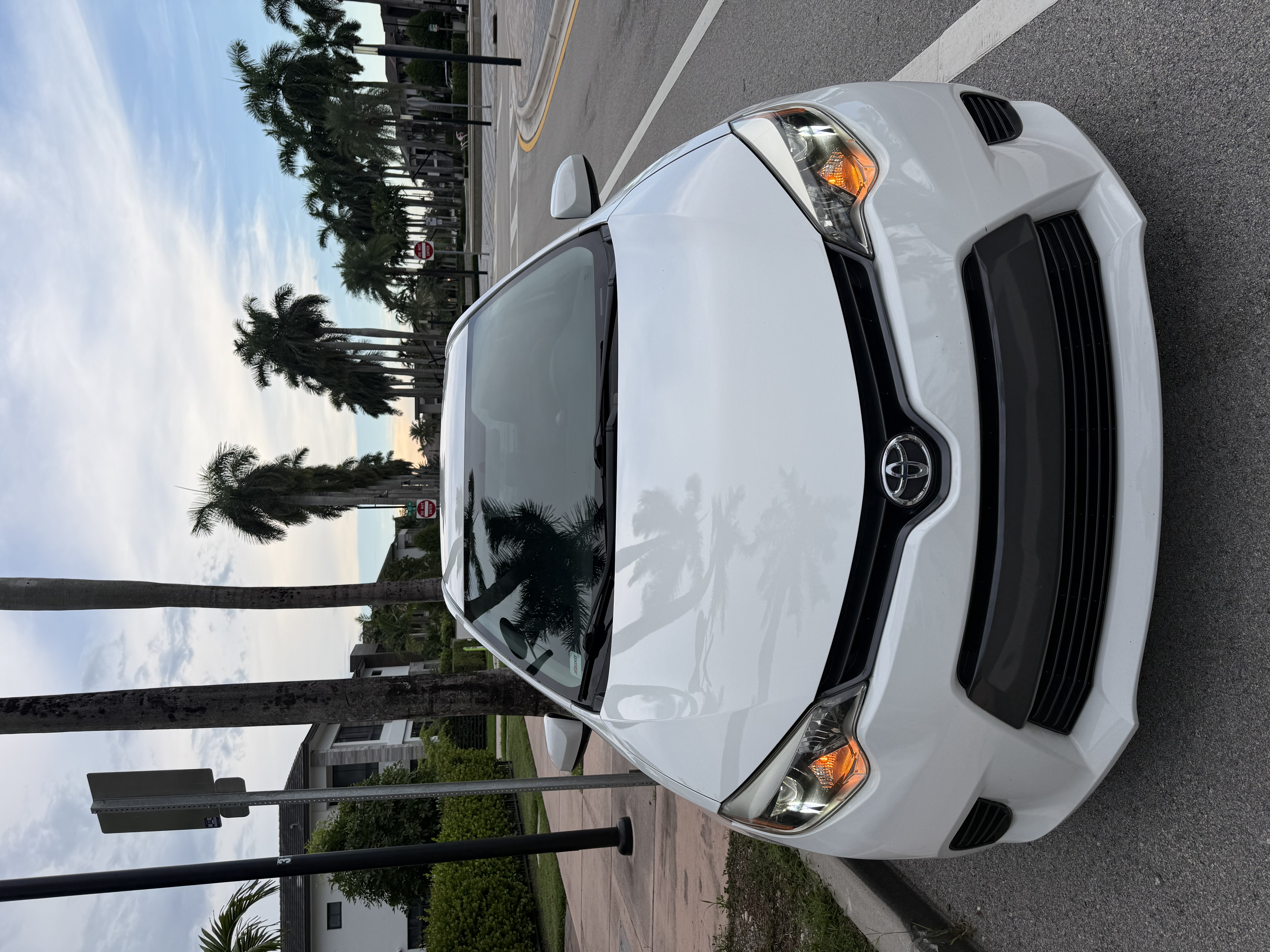 Used 2016 Toyota Corolla LE FWD image 9