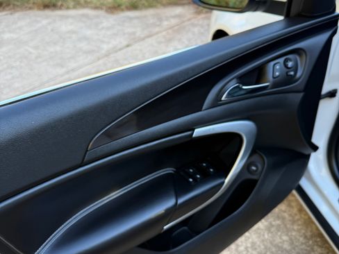 Used 2016 Buick Regal image 12