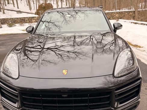Used 2019 Porsche Cayenne Turbo image 6