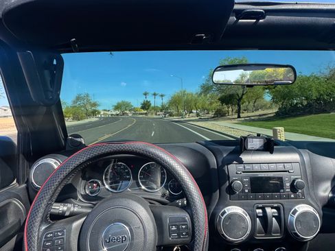 Used 2012 Jeep Wrangler Sahara w/ Connectivity Group image 6