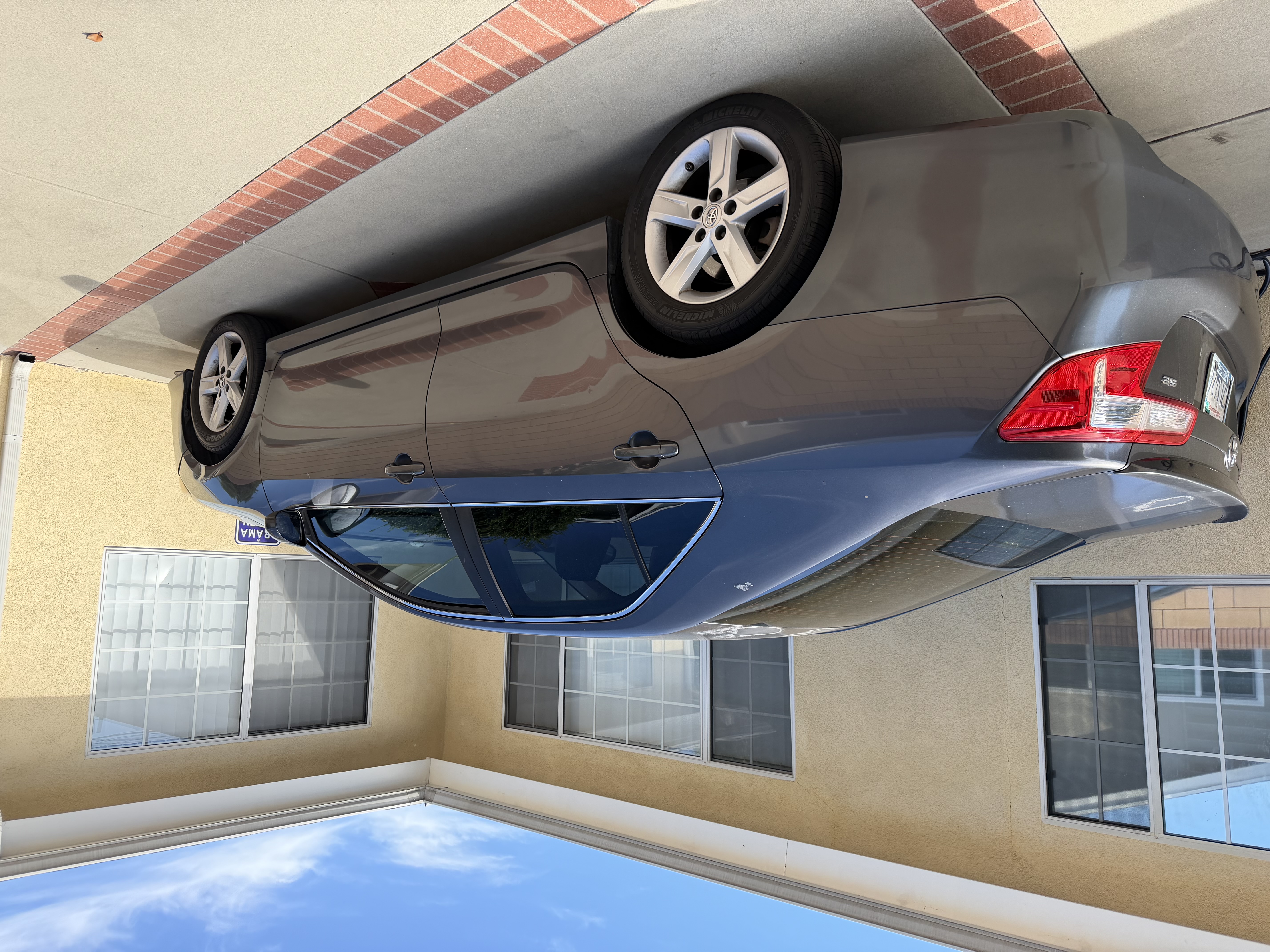 Used 2013 Toyota Camry SE FWD image 2