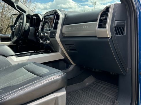 Used 2022 Ford F250 Lariat w/ Black Appearance Package image 29