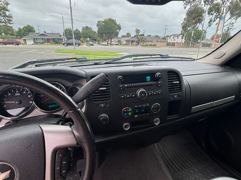 Used 2007 Chevrolet Silverado 1500 LT w/ 1LT Convenience Package AWD/4WD image 11