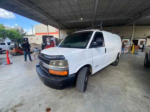 Used 2004 Chevrolet Express 3500 RWD image 1