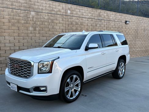 Used 2019 GMC Yukon Denali w/ Denali Ultimate Package AWD/4WD image 1