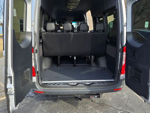 Used 2024 Mercedes-Benz Sprinter 2500 image 5