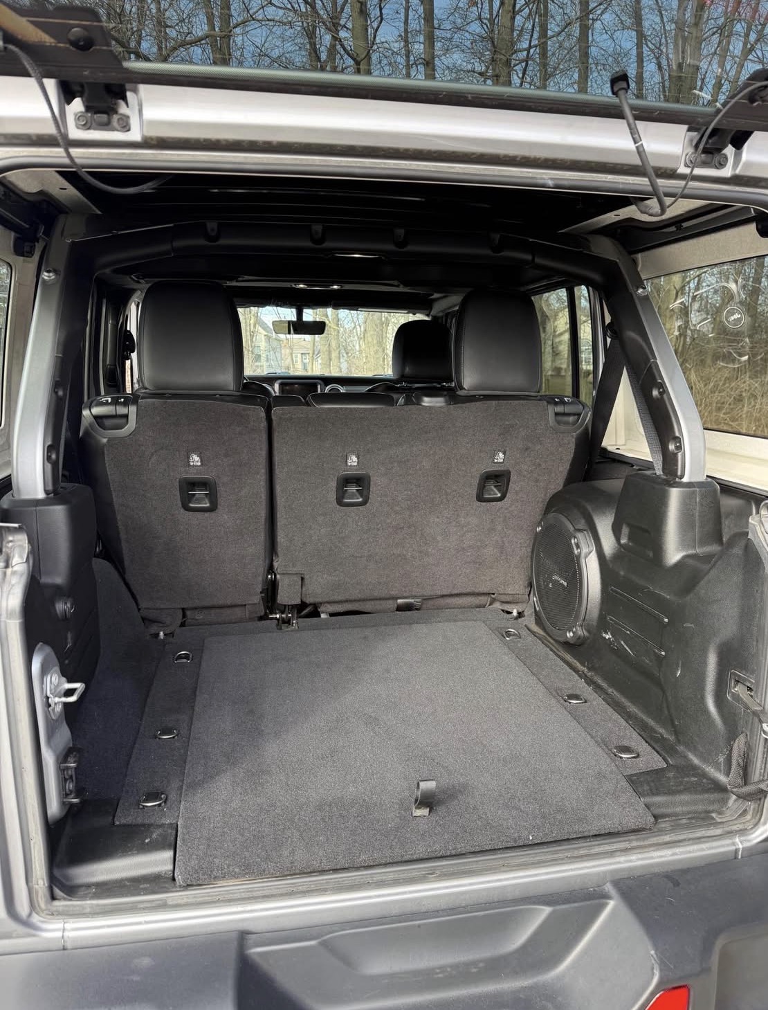 Used 2020 Jeep Wrangler Unlimited Sahara AWD/4WD image 17