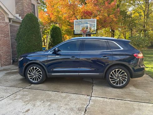 Used 2020 Lincoln Nautilus Reserve image 2