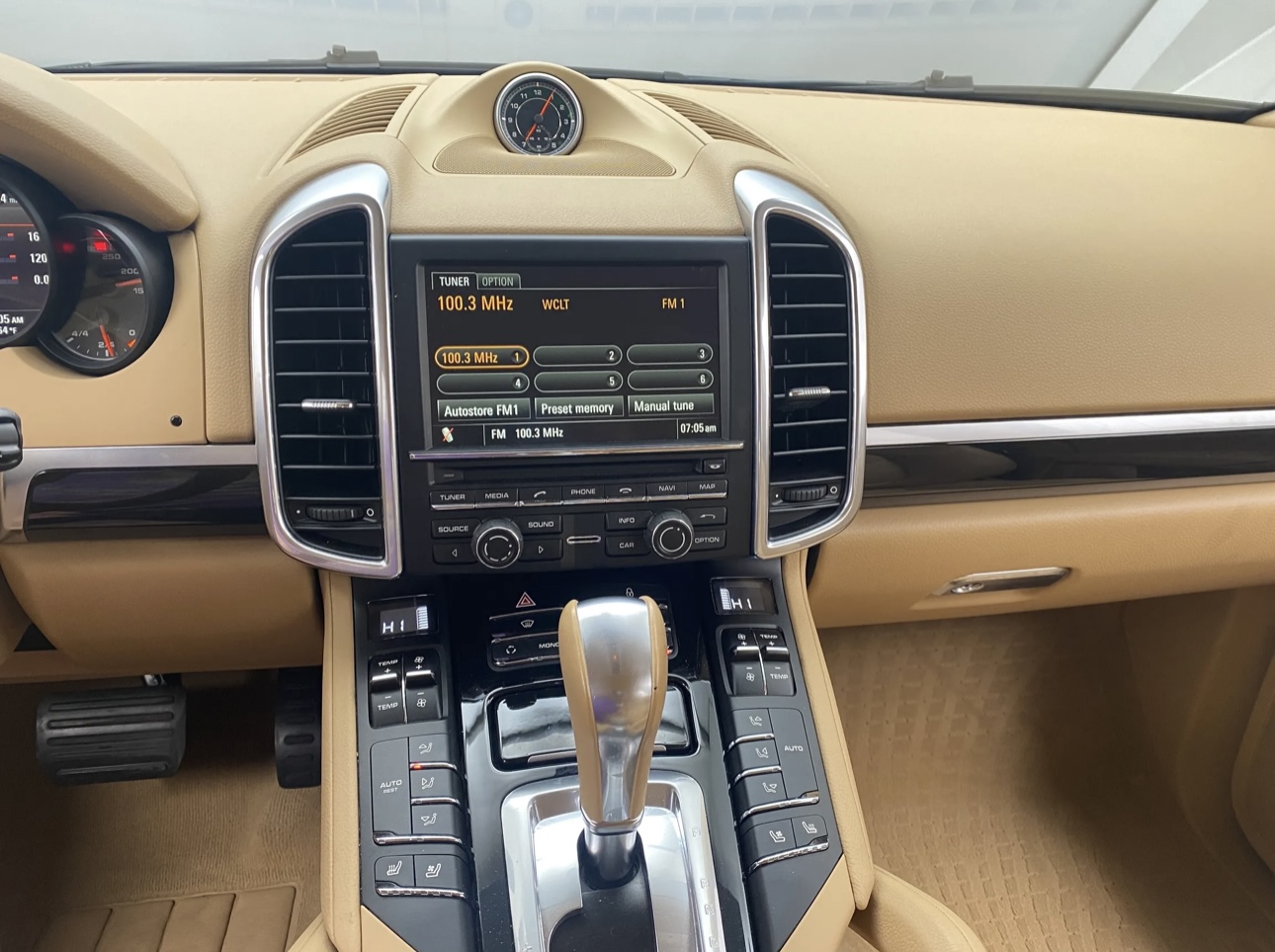 Used 2013 Porsche Cayenne AWD/4WD image 4