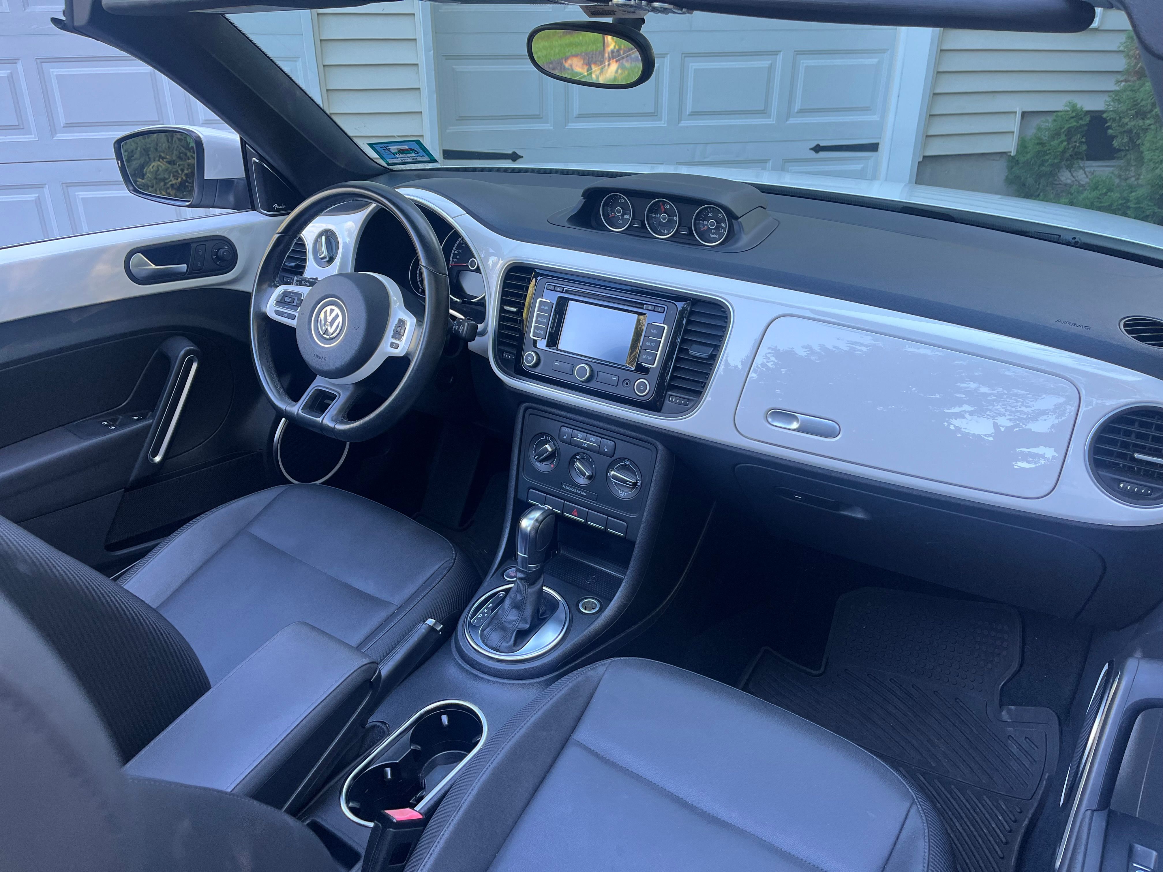 Used 2013 Volkswagen Beetle TDI FWD image 15