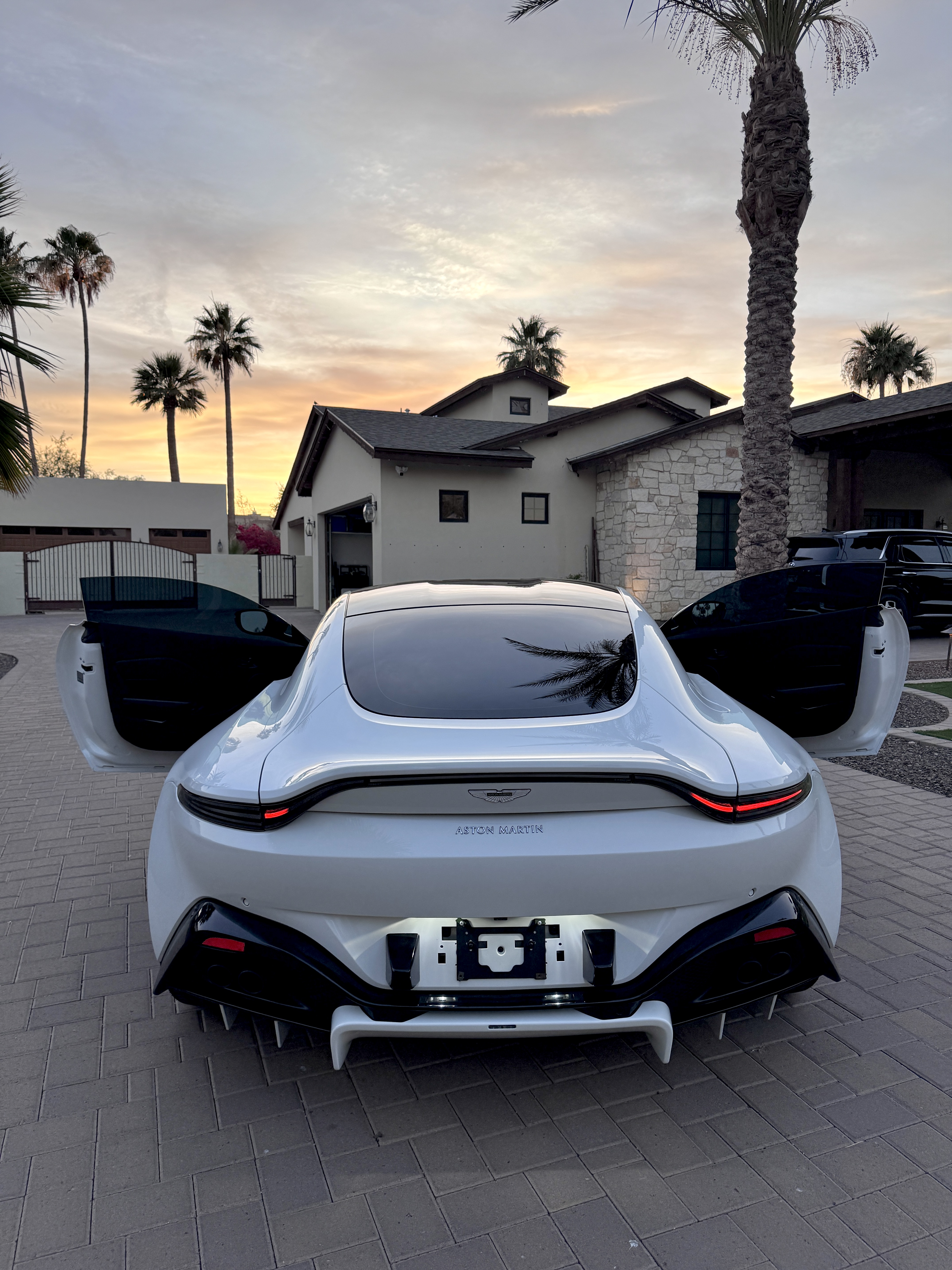 Used 2020 Aston Martin V8 Vantage Coupe RWD image 6