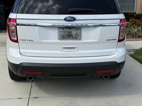 Used 2015 Ford Explorer Limited w/ Equipment Group 301A image 9