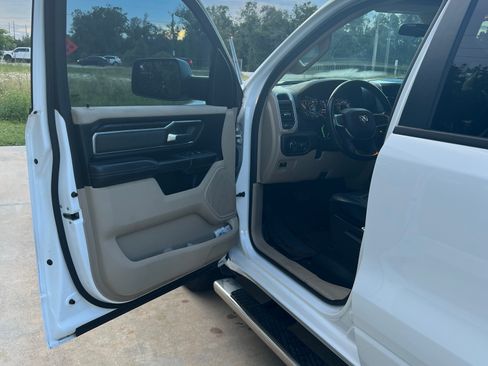 Used 2019 RAM 1500 Big Horn image 10